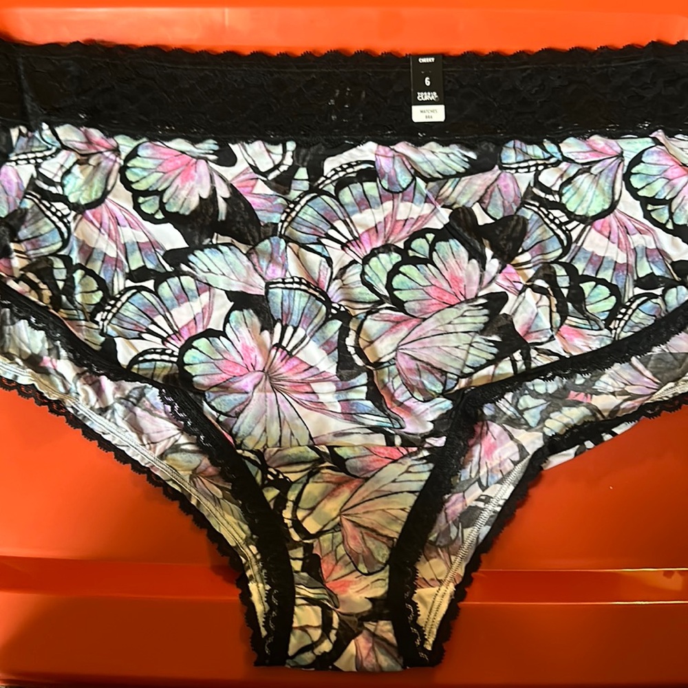 TORRID CURVE COLLECTION BUTTERFLY CHEEKY PANTY: LACE ACCENT: NWT: SZ 6